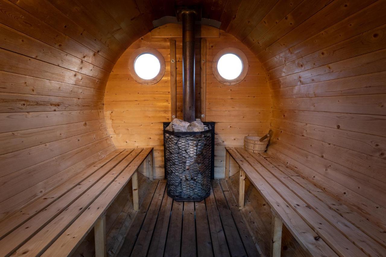 Witowianskie Domki Z Kominkiem, Jacuzzi I Sauna Dzianisz المظهر الخارجي الصورة