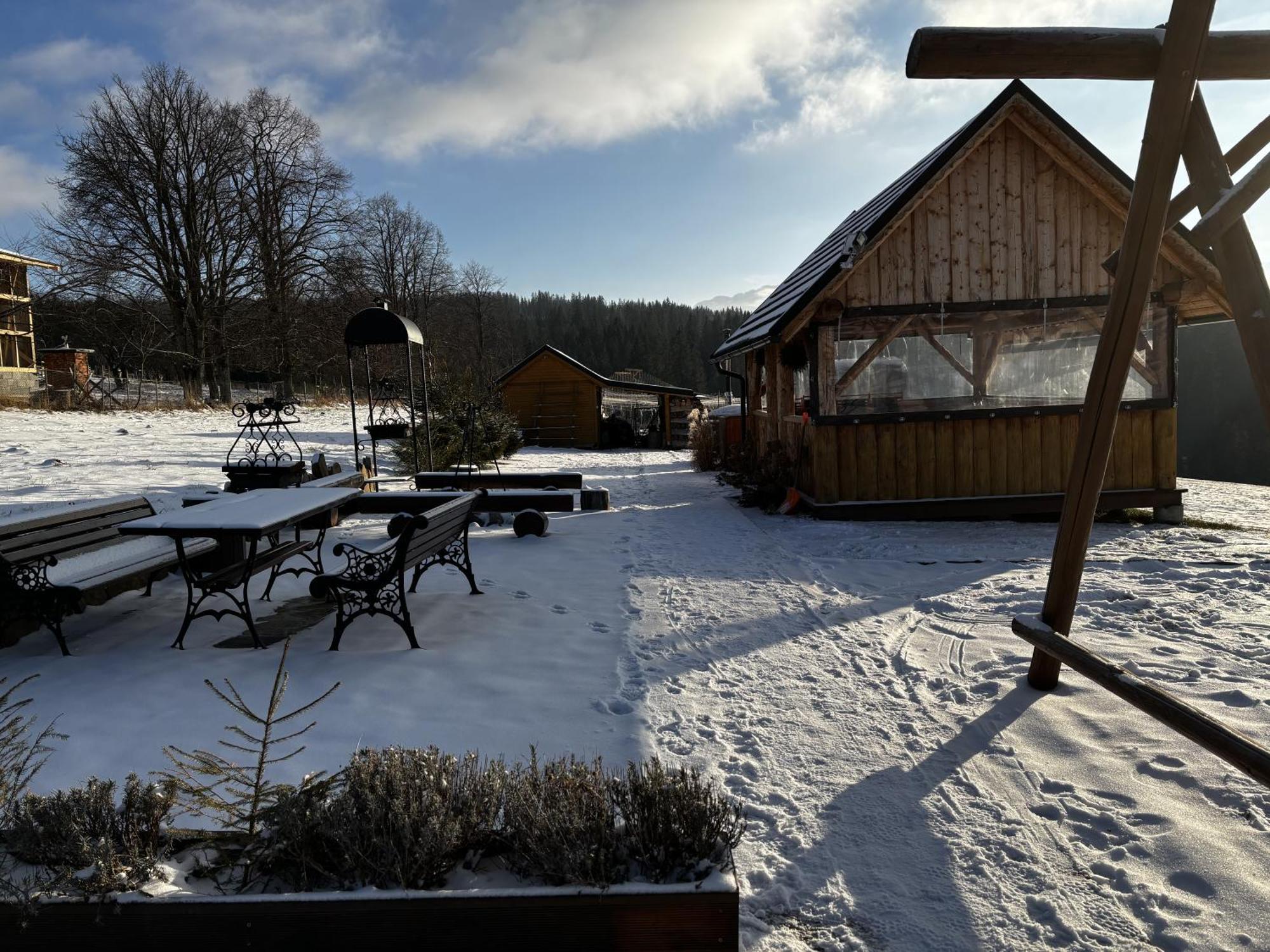 Witowianskie Domki Z Kominkiem, Jacuzzi I Sauna Dzianisz المظهر الخارجي الصورة